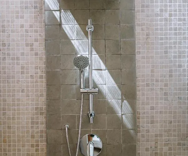 Kalila: Elegant 2 Bedroom In Perfect Location ! فيلة